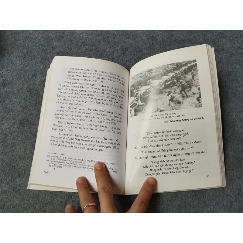 TRÊN ĐỈNH TRƯỜNG SƠN KỂ TRUYỆN KIỀU 700947