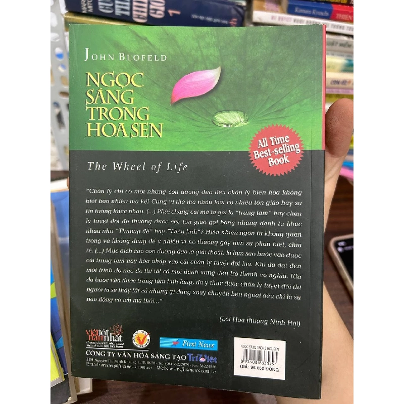 NGỌC SÁNG TRONG HOA SEN - John Blofeld 1044709