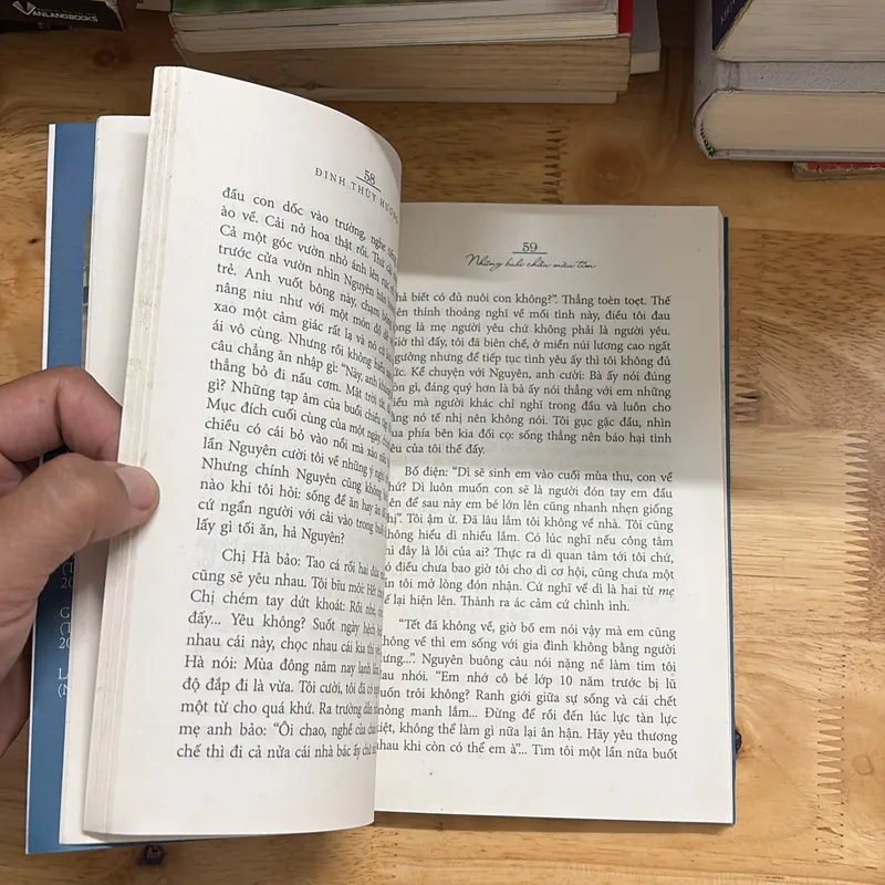 II Tập Truyện Ngắn: Dừng Lại Để Nghĩ - Đinh Thuỳ Hương - 2016 696005