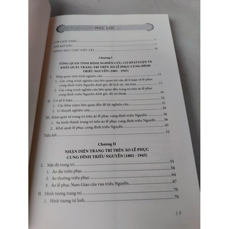Trang trí trên áo lễ phục cung đình 462991