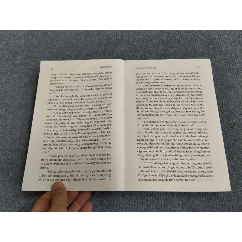 NGƯỜI KHỔNG LỒ NGỦ QUÊN 551771