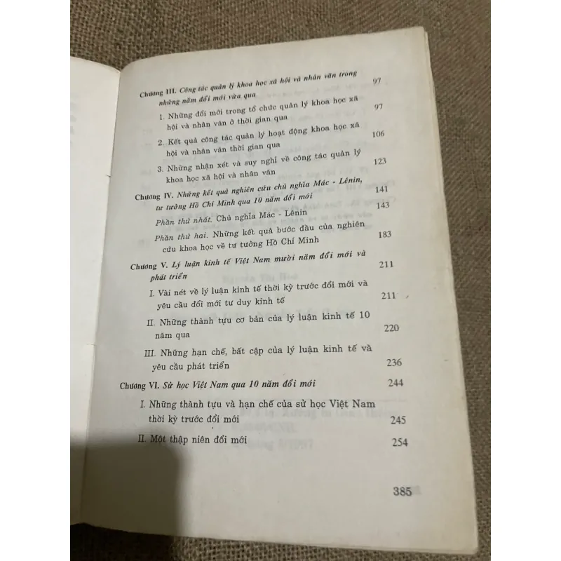 KHoa học xã hội và nhân văn: Mười năm đổi mới và phát triển-386 trang 565327