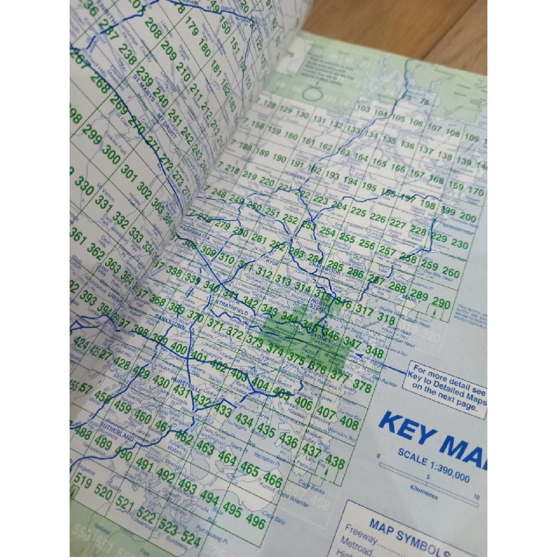 Sydney Compact 2004 Street Directory 561321