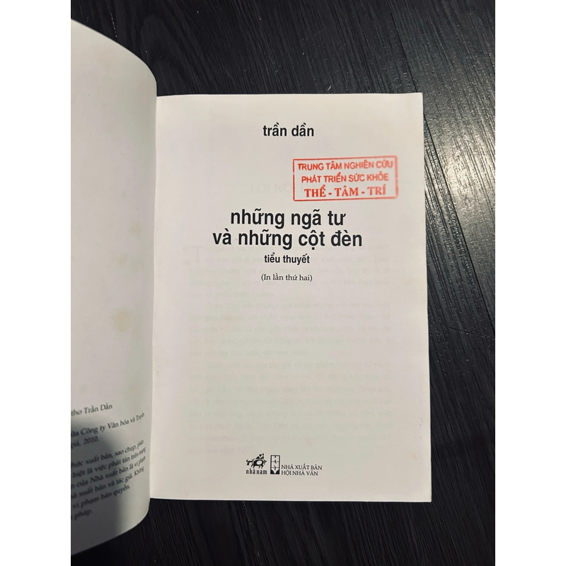 Những ngã tư và những cột đèn (đọc kĩ mô tả) 446334