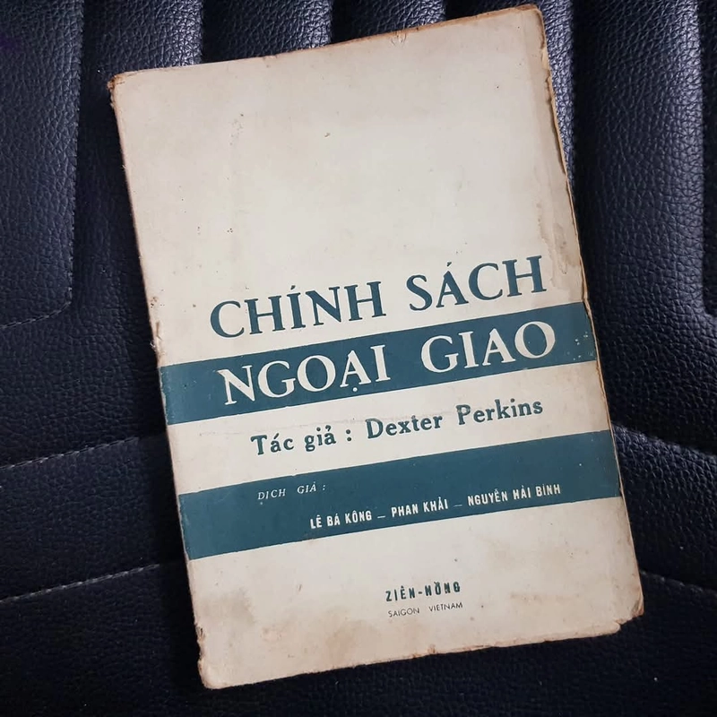Chính sách ngoại giao. In 1962 414213