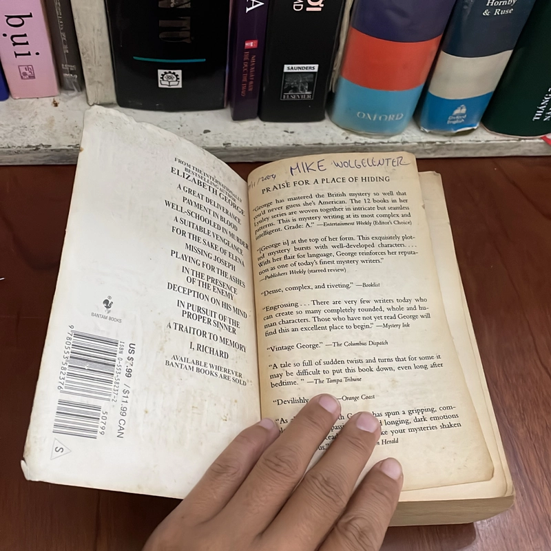 II English Books: ELIZABETH GEORGE _ A PLACE OF HIDING 545006