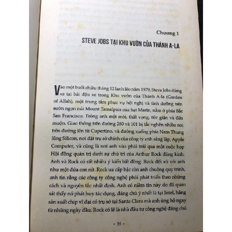 Steve Jobs Hành trình từ gã nhà giàu khinh suất đến nhà lãnh đạo kiệt xuất 2015 BÌA CỨNG mới 80% ố vàng nhẹ Brent Schelender và Rick Tetzeli HPB1308 QUẢN TRỊ 458591