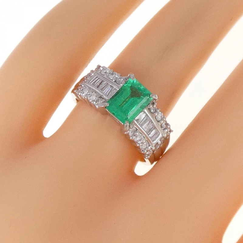 Nhẫn Emerald PT900 0.97CT 672378
