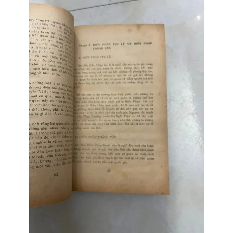 Luật hiến pháp và chính trị học - Nguyễn Văn Bông (1971) 927664