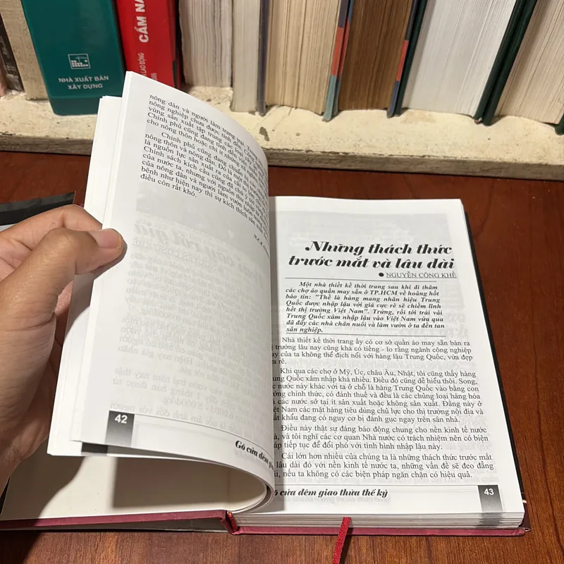 II Văn Học: Gõ Cửa Đêm Giao Thừa Thế Kỷ - Nguyễn Công Khế - 2005 739392