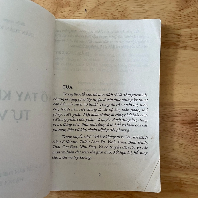 II Tựa sách: Võ Tay Không Tự Vệ - Trần Tuấn Kiệt - 2003 465664
