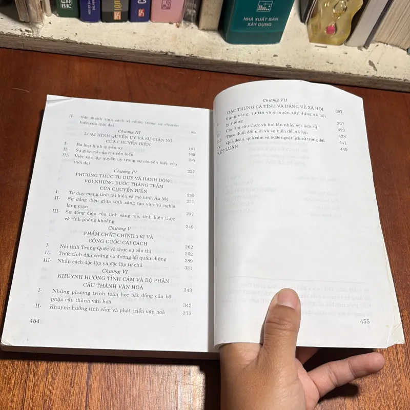 II Danh Nhân Trung Quốc: Ba Vĩ Nhân Trung Quốc Của Thế Kỷ 20 - Thi Hữu Tùng - 2009 927332