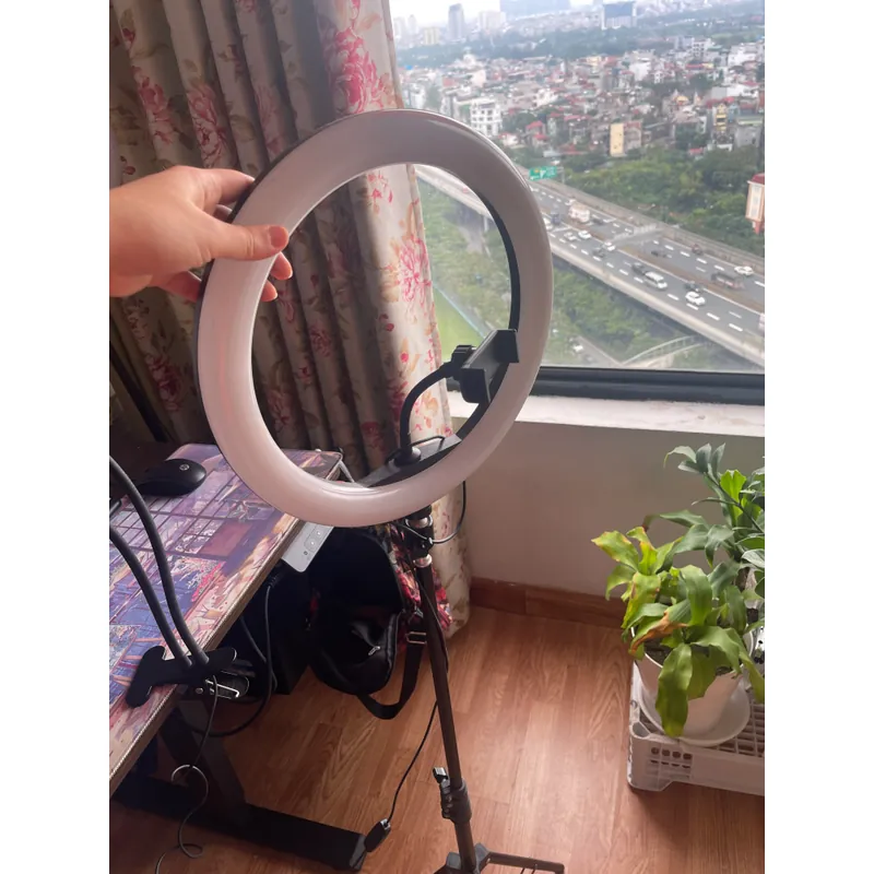 Đẻn livestram kèm kẹp điện thoại, đường kính 30cm 687799