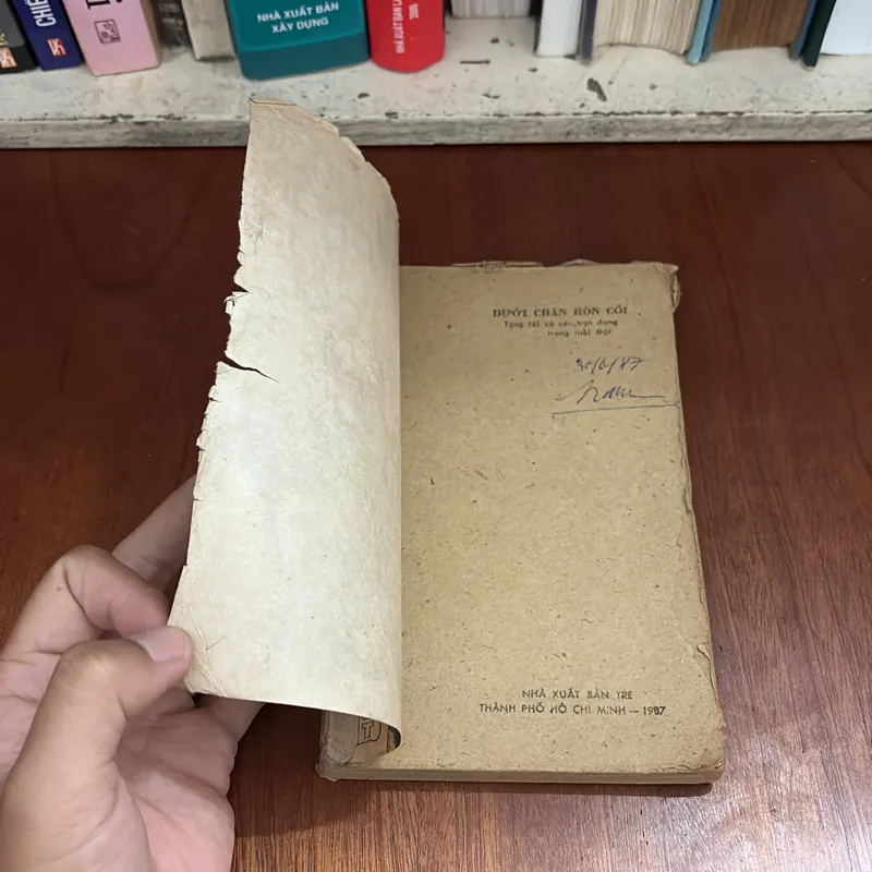 II Sách Xưa: Dưới Chân Hòn Cối - Hoàng Nhật Tuyên - 1987 601313