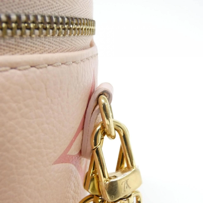 Túi đeo chéo Louis Vuitton Monogram Empreinte (By the Pool) Mini Bum Bag M82347 - Hàng hiệu Chính hãng 776545