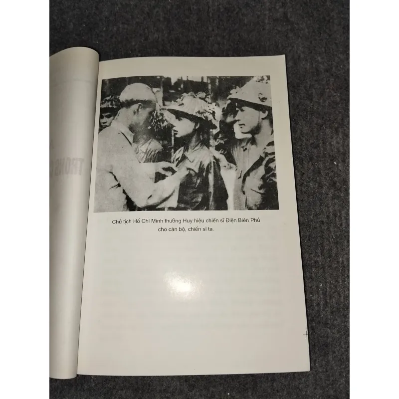 ANH HÙNG TRONG CHIẾN DỊCH ĐIỆN BIÊN PHỦ - LÊ HẢI TRIỀU 991138