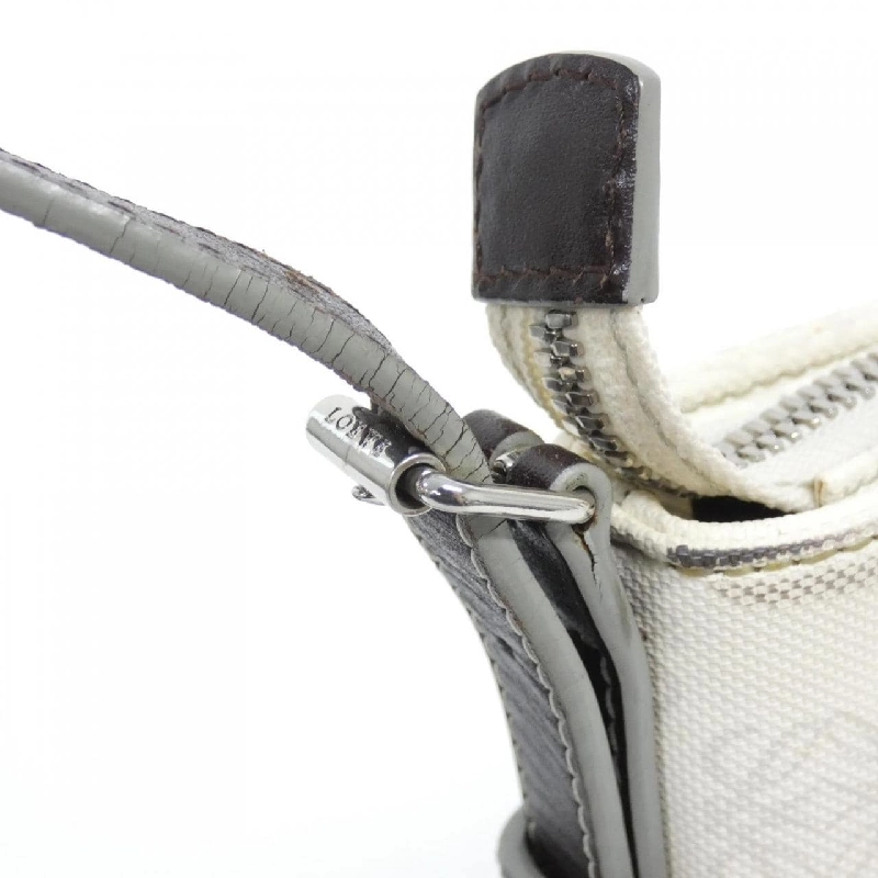 Túi đeo vai Loewe - Hàng hiệu Authentic 802697