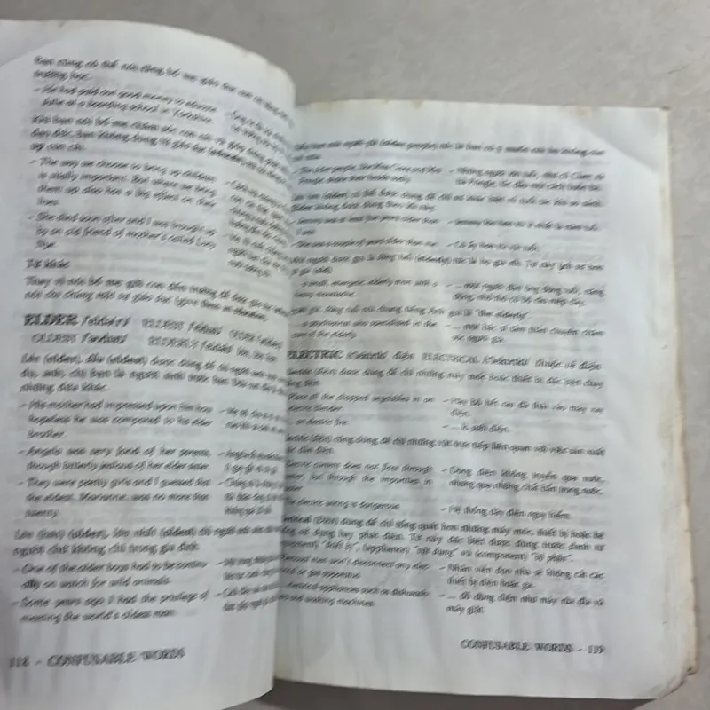 Những từ tiếng Anh dễ nhầm lẫn (ẩm) 720575