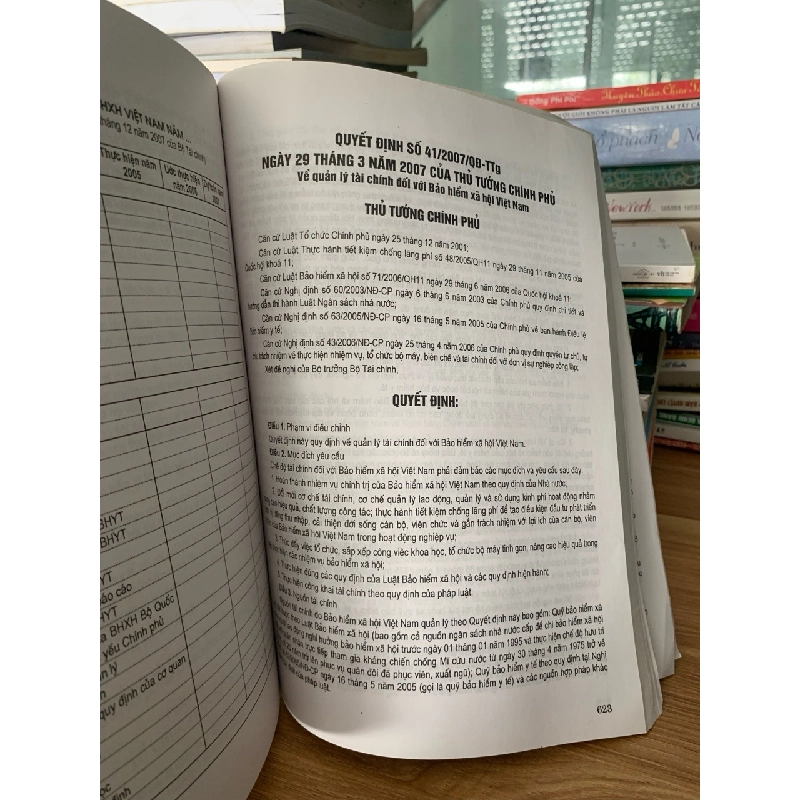 Chế độ chính sách mới về bảo hiểm xã hội bảo hiểm y tế -NXB Lao động 728031