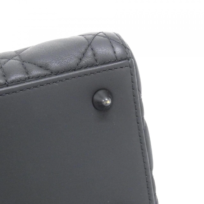 Túi Christian Dior Lady Dior Medium M0565SLOI - Hàng hiệu Authentic 765572