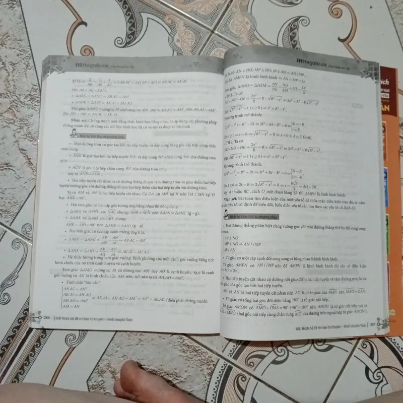 Giải thích bộ đề thi vào chuyên toán 10 996247