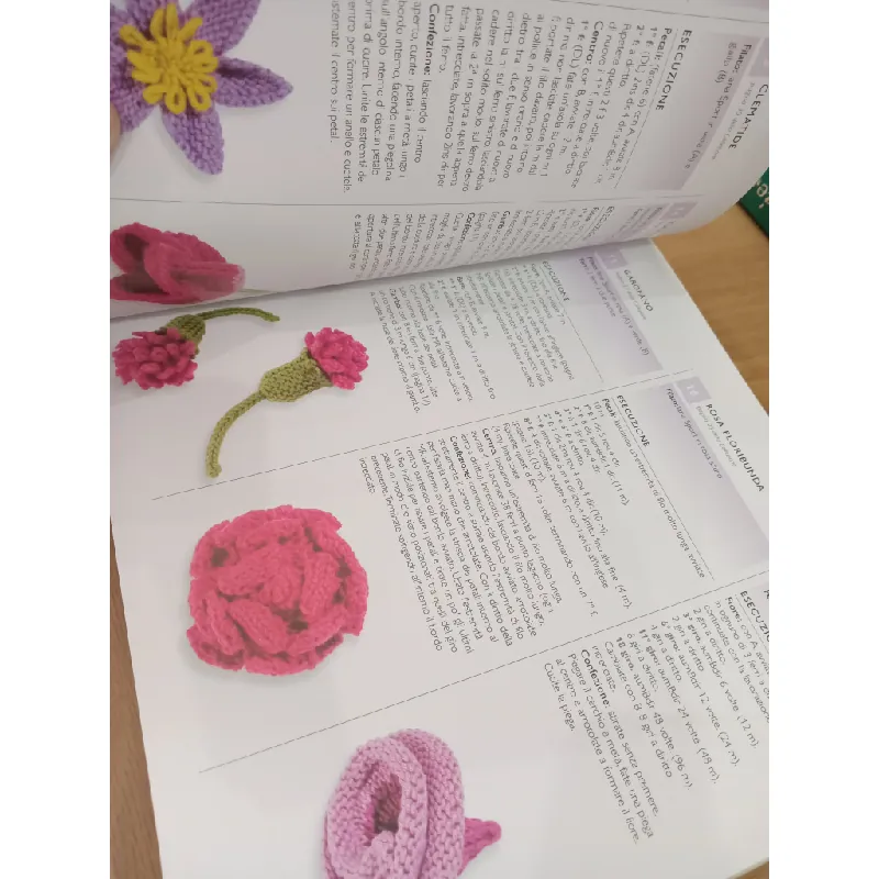 100 fiori a maglia ai ferri & a uncinetto - Lesley Stanfield 574730