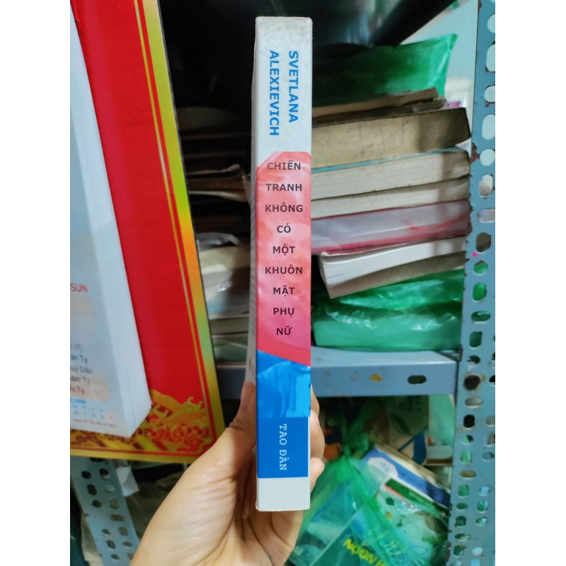 Chiến tranh k có khuôn mặt phụ nữ 444214