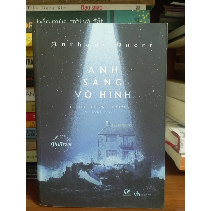 Ánh sáng vô hình - Anthony Doerr 384531