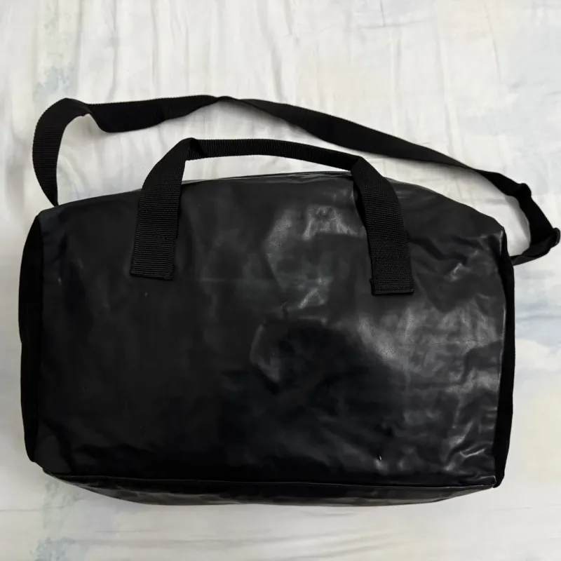 Túi chữ nhật CK màu đen, cond 90%, 150K 925362