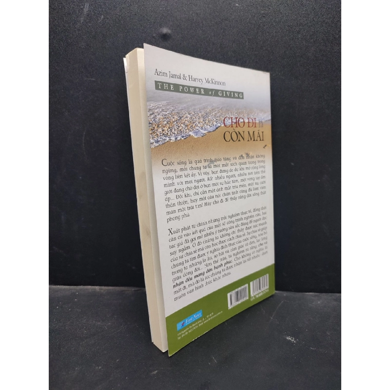 Cho Đi Là Còn Mãi Azim Jamal & Harvey McKinnon mới 90% bẩn nhẹ 2020 HCM0805 văn học 914367