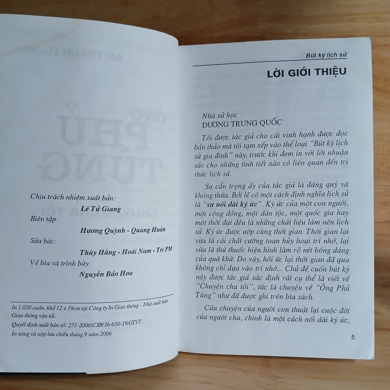 Bút Ký Lịch Sử - Ông Phủ Tùng Hay Chuyện Cha Tôi 386055