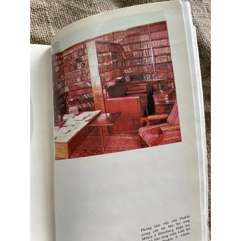 Tuyển tập văn xuôi Puskin , sách in tại Nga , phụ lục in màu  932959