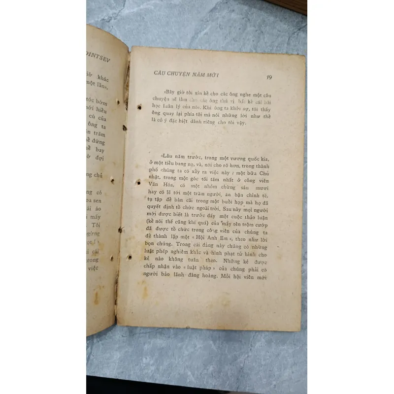 CÂU CHUYỆN NĂM MỚI - DIỄM CHÂU 758009