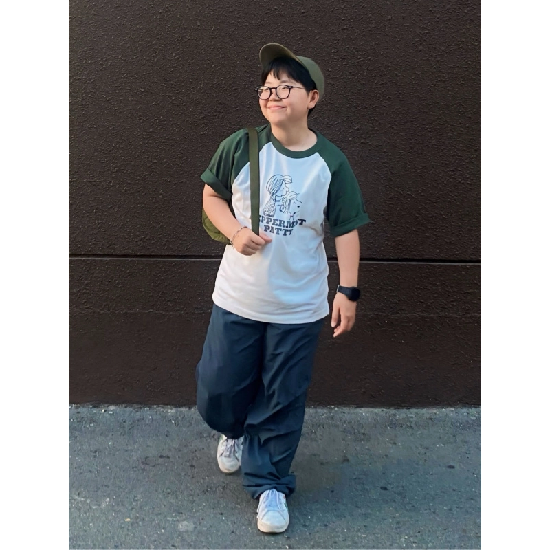 Áo thun ngắn tay, UT peanuts UNIQLO, size S ,màu xanh olive 509108