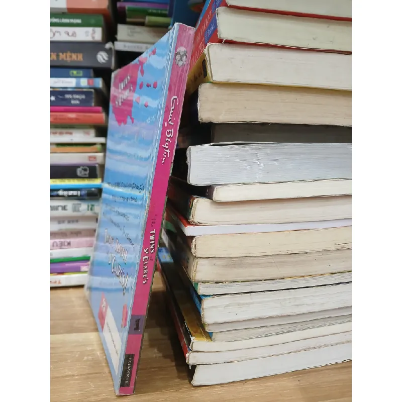 The Twins at St Clare's- Guid Blyton 601809