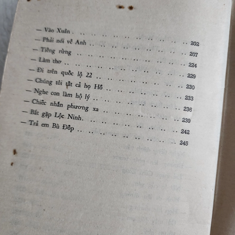 Thoe sóng Đồng Nai tuyển tập thơ 30 năm 1943 - 1973 | Hưởng Triều 519820