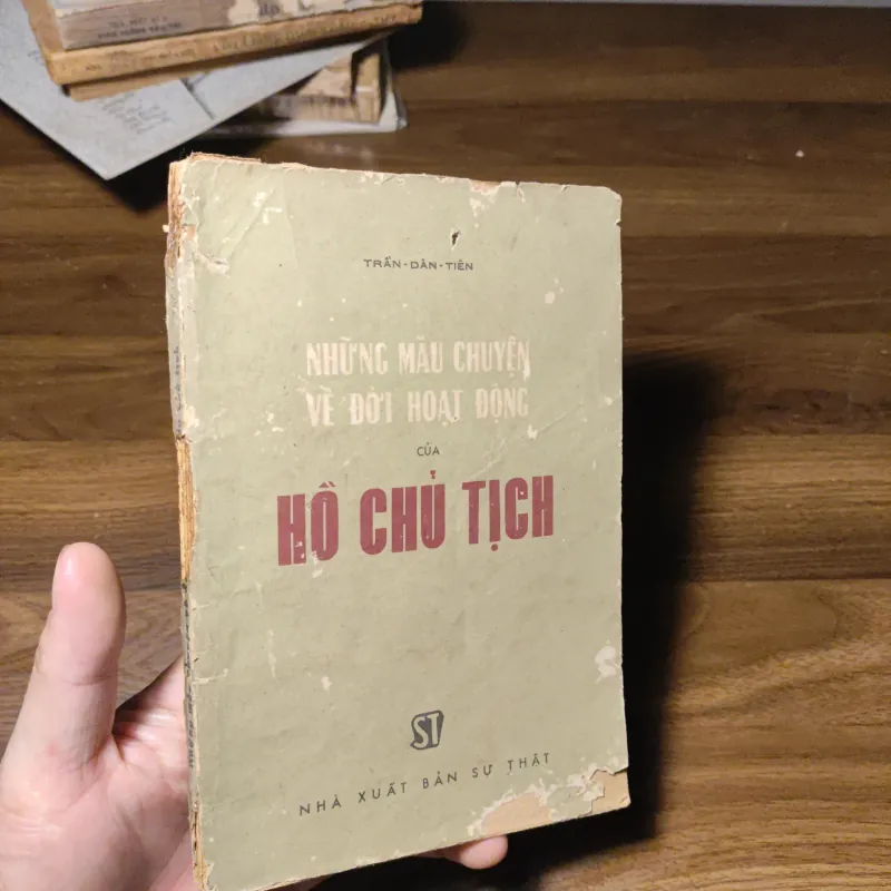 Những Mẫu Chuyện Về Đời Hoạt Động Của Hồ Chủ Tịch 1022205