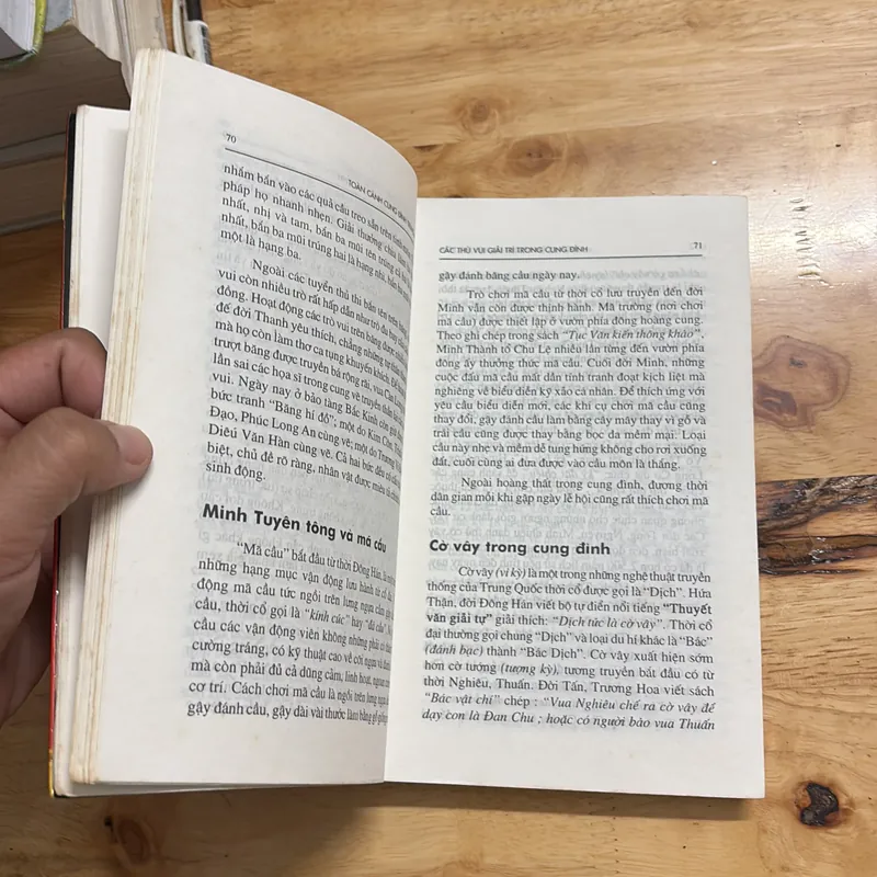 II Sách Về Trung Quốc: Toàn Cảnh Cung Đình Trung Hoa - Nguyễn Tôn Nhan - 1998 691312