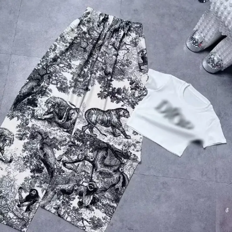 Set croptop in chữ D + quần ống rộng
Tình trạng: mặc 1 lần, còn như mới (~98%) 1008510