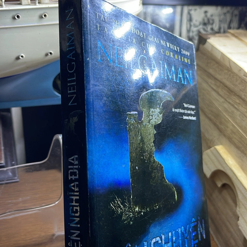 Câu chuyện nghĩa địa Neil Gaiman 520880