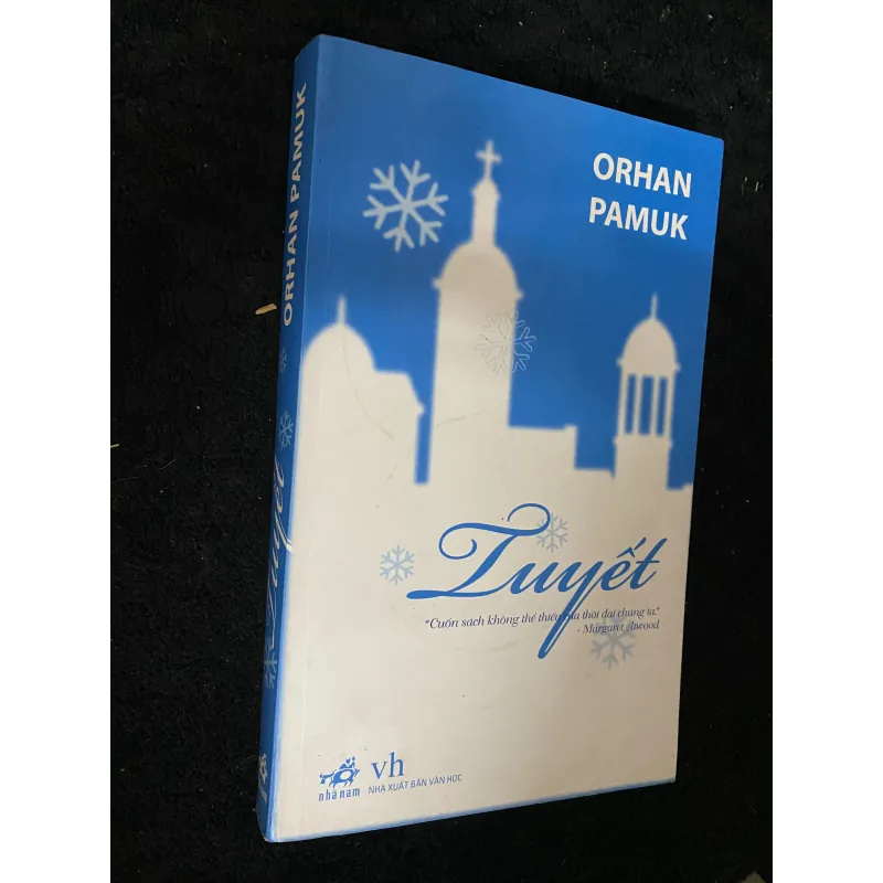 Tuyết của nhà văn đoạt giải Nobel Orhan Pamuk 1038038