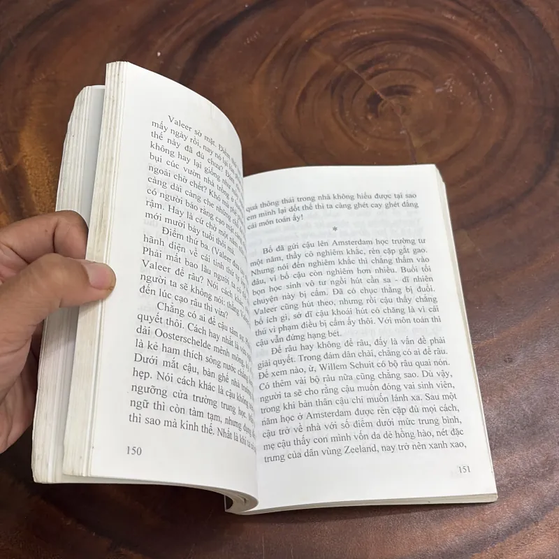 II Văn Học: Oosterschelde, Bão Cấp 10 - JAN TERLOUW - 2003 976260