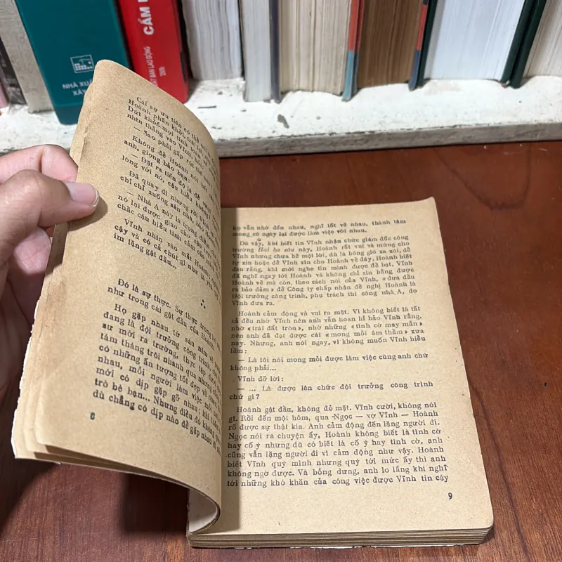 II Tiểu Thuyết: Khi Chúng Ta Còn Trẻ - Trần Hoàng Bách - 1986 750981