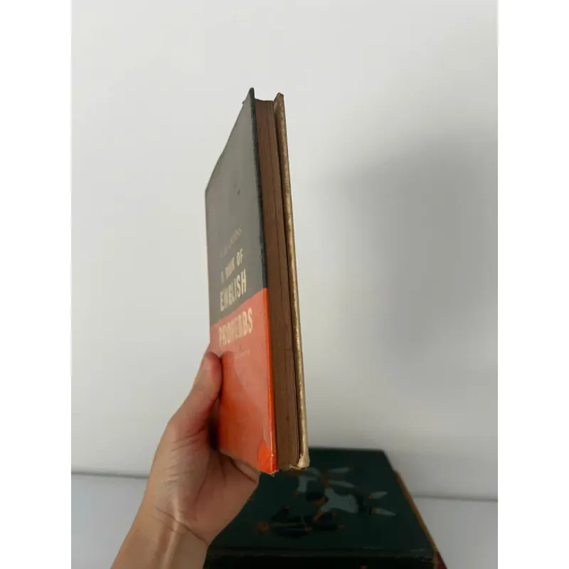 A Book of English Proverbs: With Origins and Explanations by V.H. Collins 1959 707555