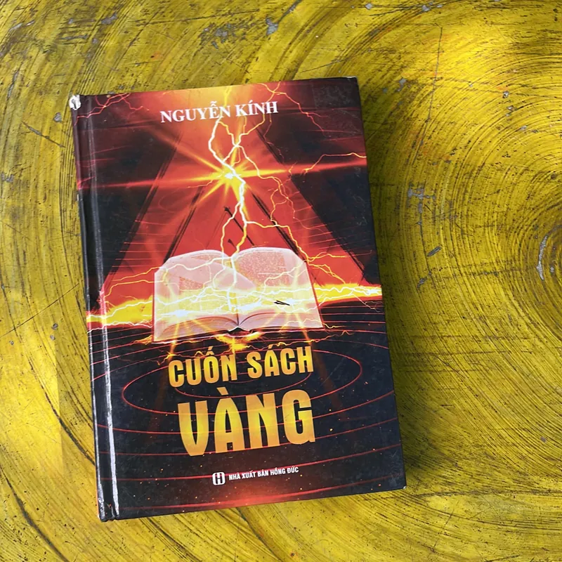 CUỐN SÁCH VÀNG - NGUYỄN KÍNH 735748