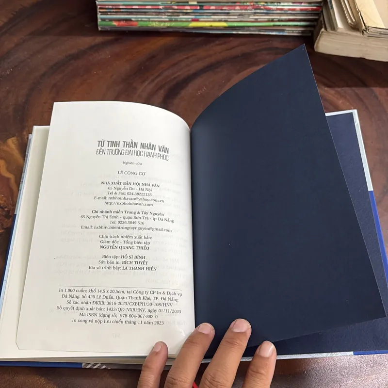 II Tựa Sách: Từ Tinh Thần Nhân Văn Đến Trường Đại Học Hạnh Phúc - Lê Công Cơ - 2023 998085