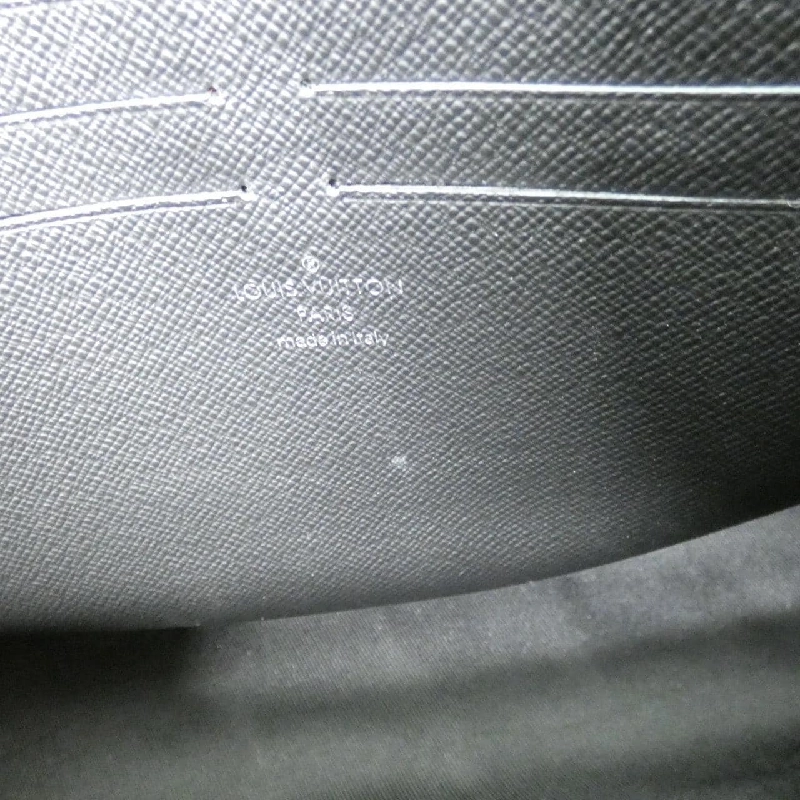 Túi xách Louis Vuitton Monogram Eclipse Pochette Voyage MM M61692 619103