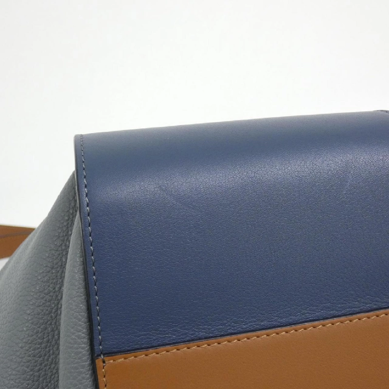 Túi xách vai Loewe Hammock Small 387 12PS35 609203