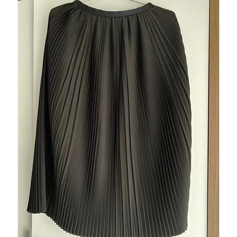 MỚI 99%****CHÂN VÁY MIDI XẾP LY MÀU ĐEN* FREESIZE* MỚI CHẤT ĐẸP* TẶNG QUÀ 0Đ 591583