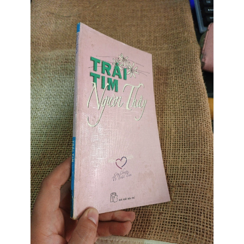 Trái Tim Người Thầy 2004 mới 80% (Sách văn học) HLSC2404 1028533